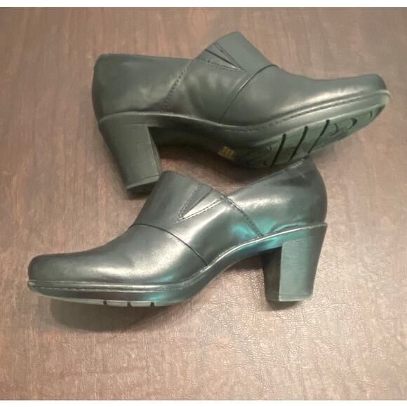 Clarks Bendables Black Leather 2 Inch Heel‎ Mule Clog Size 7.5M Classic Comfort - Picture 5 of 8